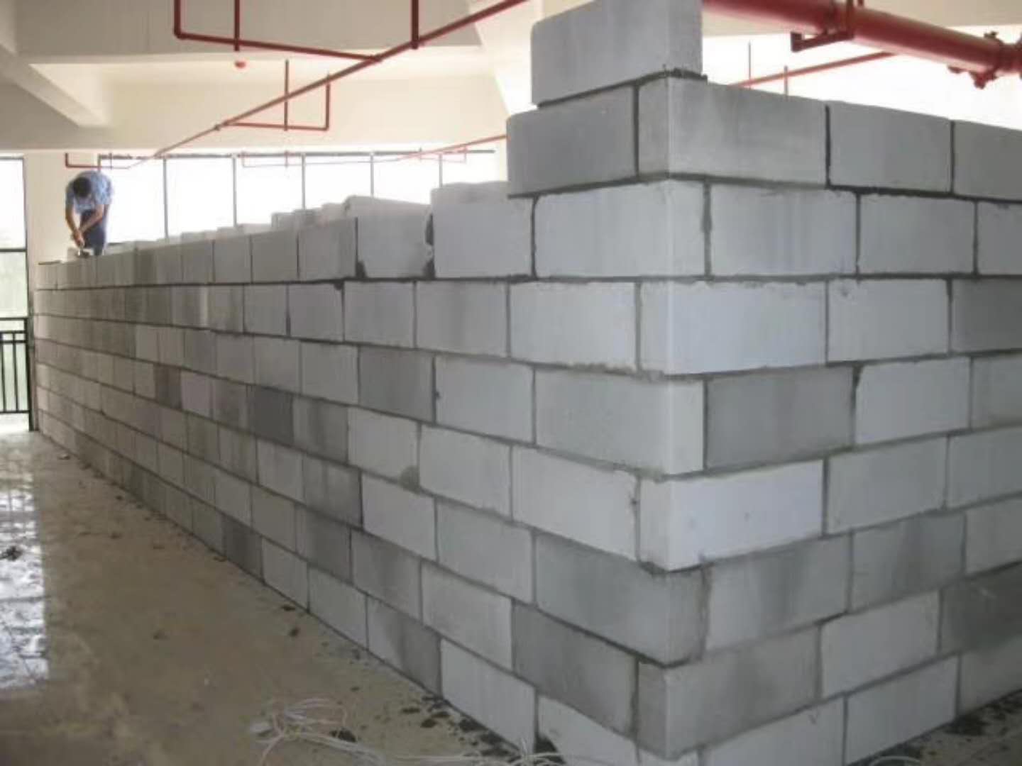 市场蒸压加气混凝土砌块承重墙静力和抗震性能的研究